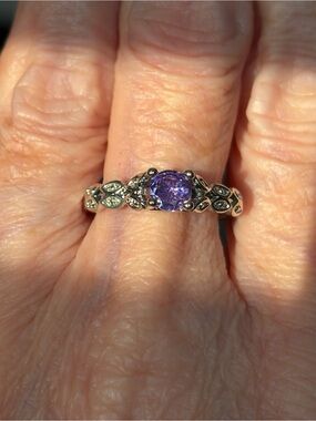 Purple Round Stone Silver Tone Leaf Vine Ring Size 7